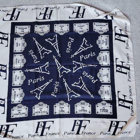 Vintage Made In Italy Paris Themed Navi Blue and Cream Square Scarf Size 33×34 - Picture 3 of 7
